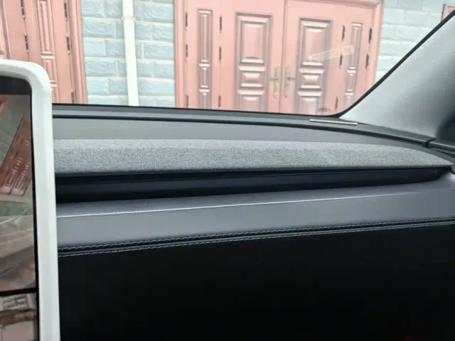 Tesla Model Y — Фото автомобиля 4