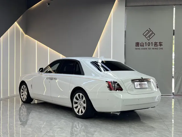 Rolls-Royce Ghost — Фото автомобиля 14