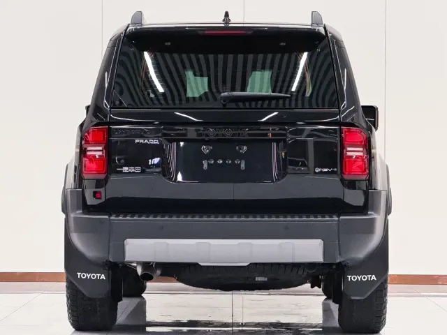 Toyota Prado — Фото автомобиля 3