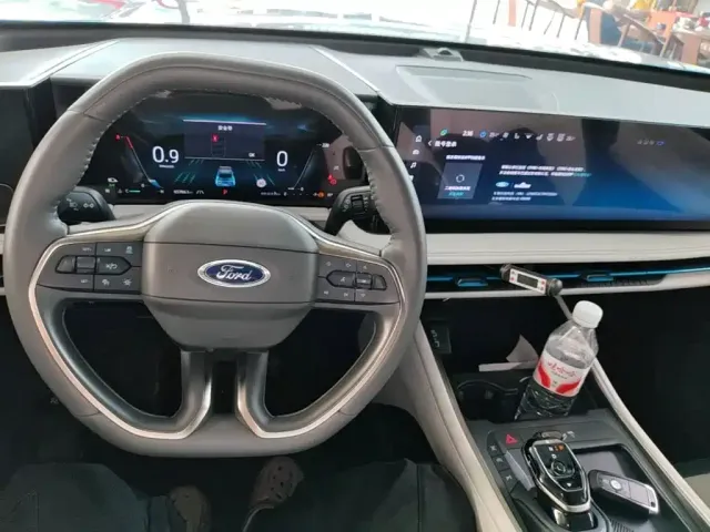 Ford Edge — Фото автомобиля 9
