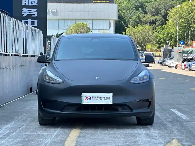 Tesla Model Y — Фото автомобиля 2