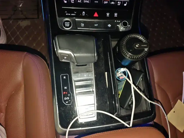 Audi Q7 — Фото автомобиля 15