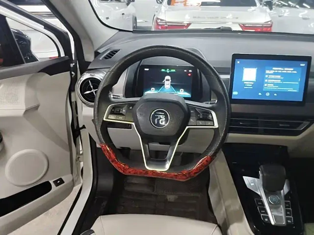 BYD Yuan Pro — Фото автомобиля 10