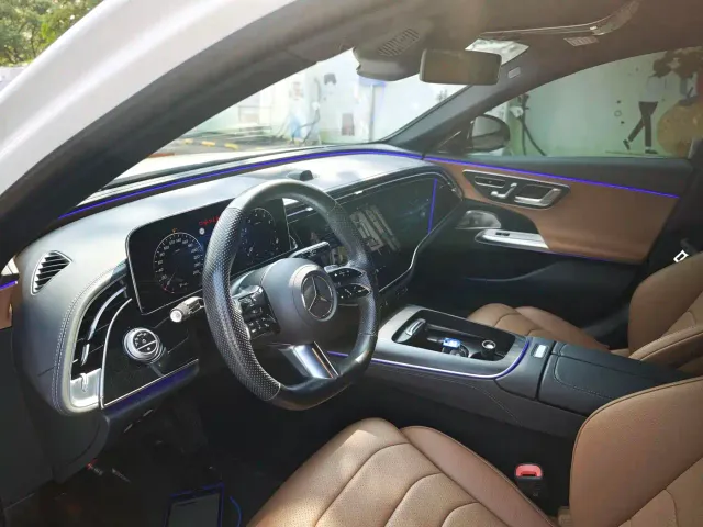 Mercedes-Benz E-Class — Фото автомобиля 5