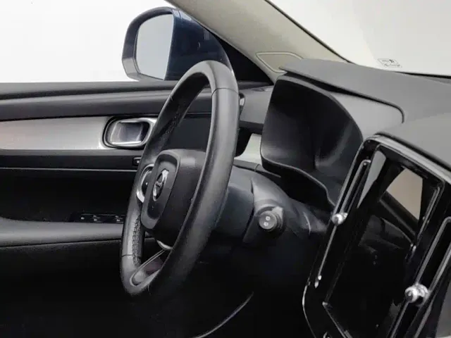 Volvo Volvo XC40 2022 Model T4 AWD Smart Drive Fashion Edition — Фото автомобиля 22