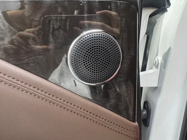 Nissan Patrol — Фото автомобиля 20