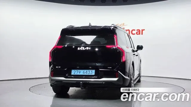 Kia EV9 — Фото автомобиля 3
