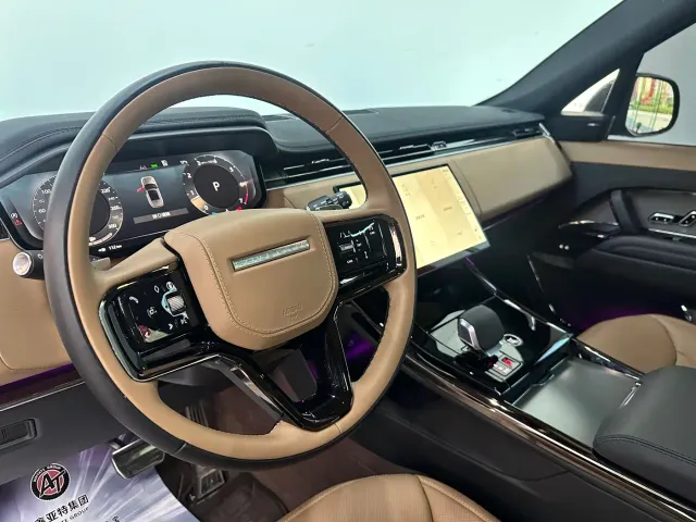 Land Rover Range Rover Sport — Фото автомобиля 16