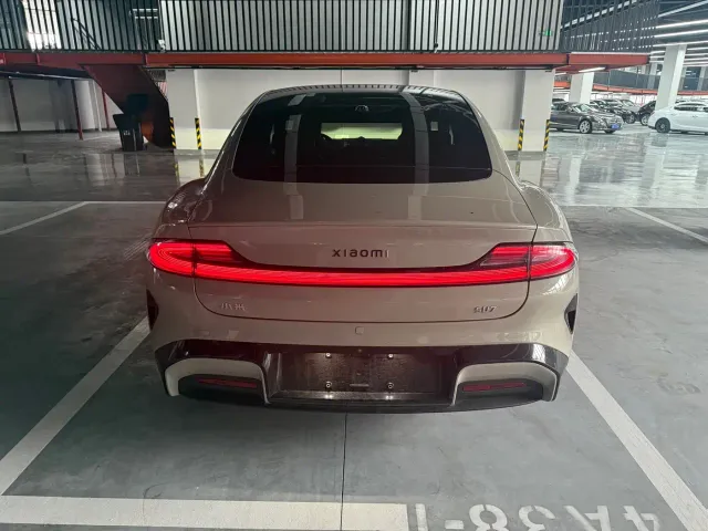 Xiaomi SU7 — Фото автомобиля 14