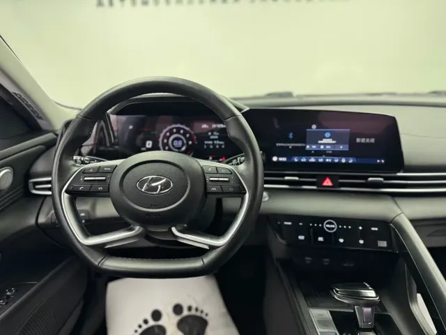 Hyundai Elantra — Фото автомобиля 11