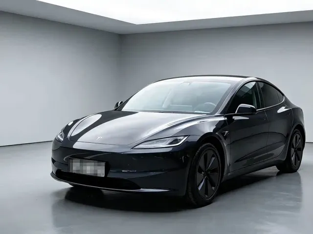 Фотография автомобиля — Tesla Model 3