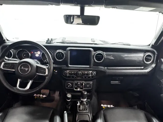 Jeep Wrangler — Фото автомобиля 5