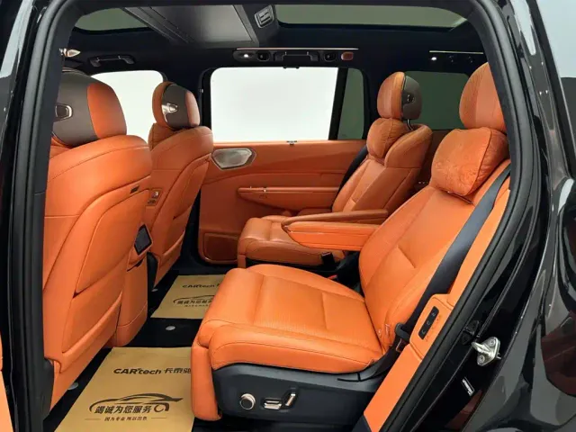 Lynk & Co 900 — Фото автомобиля 9