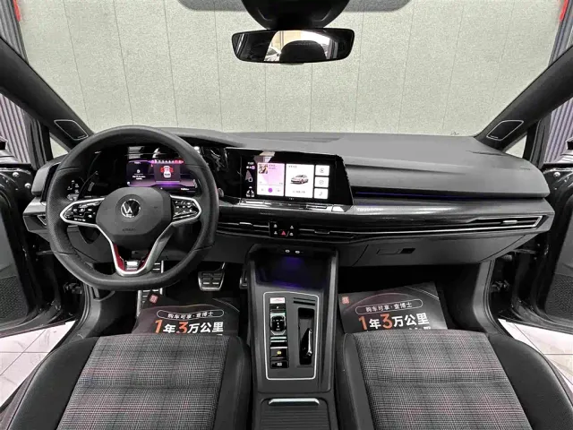 Volkswagen Golf GTI — Фото автомобиля 12
