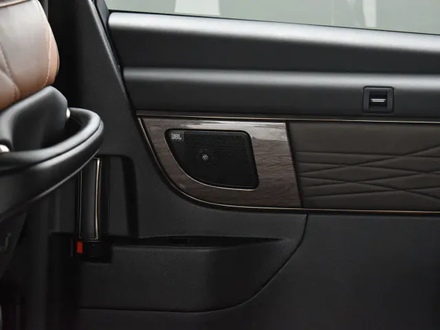 Toyota Alphard — Фото автомобиля 21