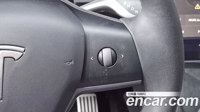 Tesla Model Y — Фото автомобиля 22