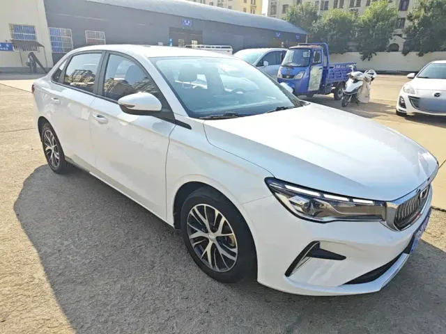 Geely Emgrand — Фото автомобиля 3