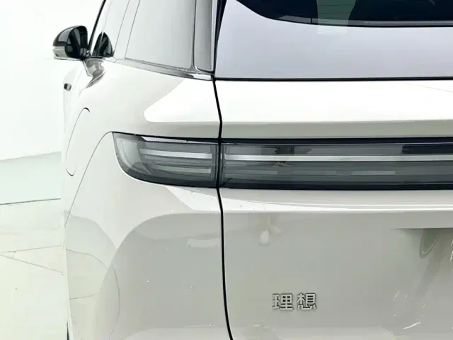 Li Auto i6 — Фото автомобиля 2