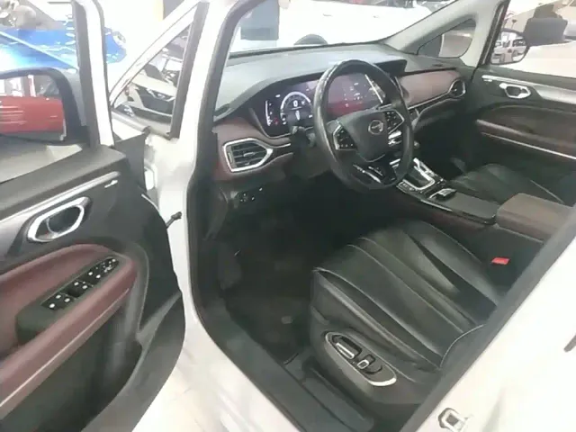GAC Trumpchi M6 — Фото автомобиля 15