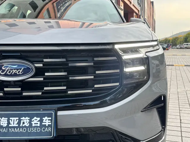 Ford Edge — Фото автомобиля 4