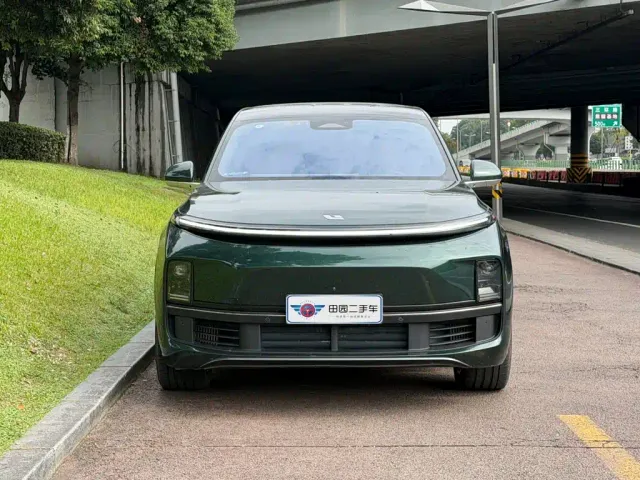 Li Auto L9 — Фото автомобиля 2