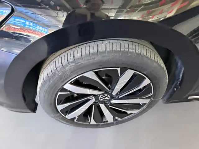 Volkswagen Passat — Фото автомобиля 5