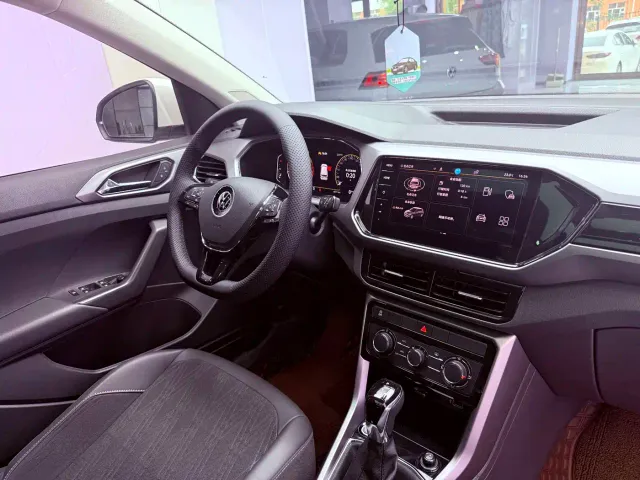 Volkswagen T-Cross — Фото автомобиля 17