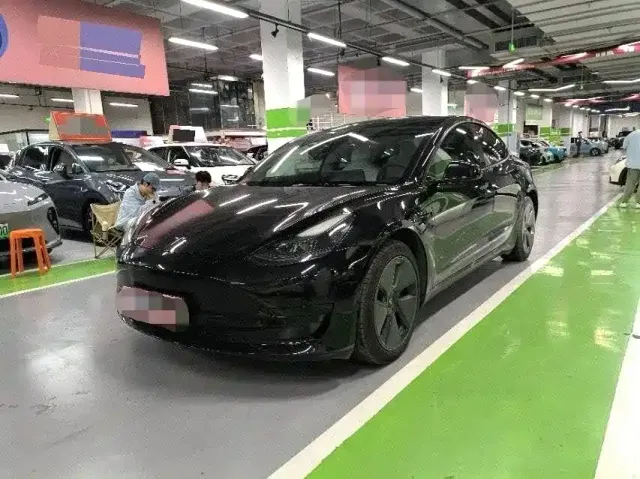 Фотография автомобиля — Tesla Model 3