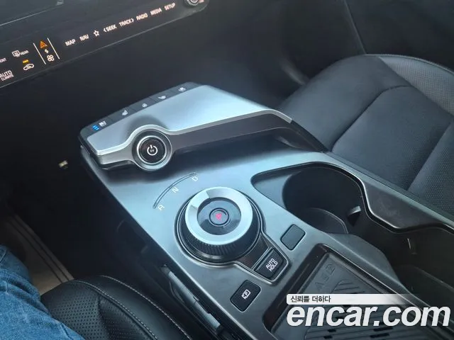 Kia EV6 — Фото автомобиля 15