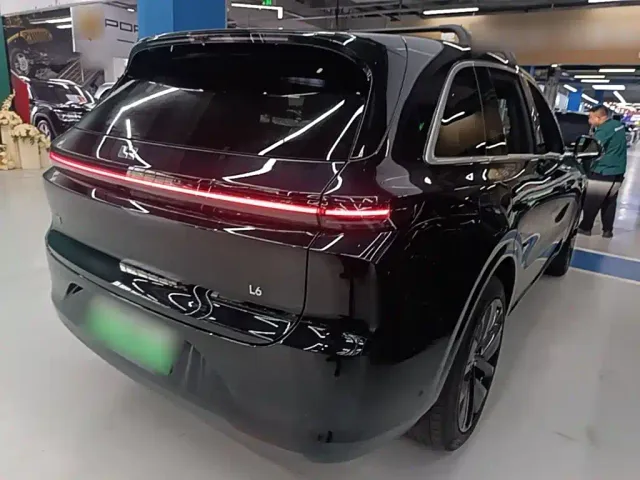 Li Auto L6 — Фото автомобиля 6