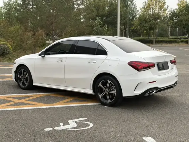 Mercedes-Benz A-Class — Фото автомобиля 4