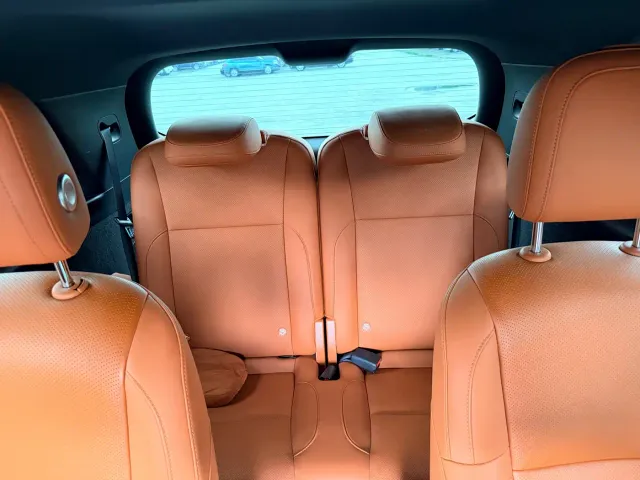Li Auto L8 — Фото автомобиля 20