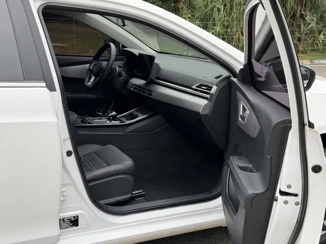 BYD Qin — Фото автомобиля 8