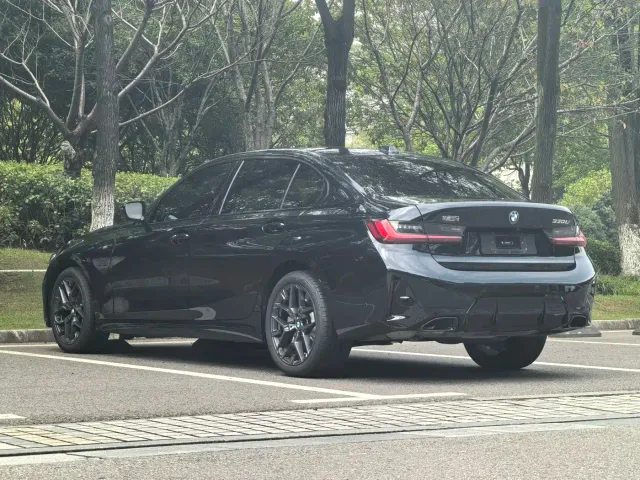 BMW 3 Series — Фото автомобиля 13
