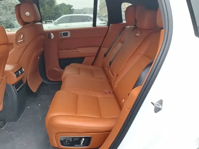 Li Auto L7 — Фото автомобиля 16