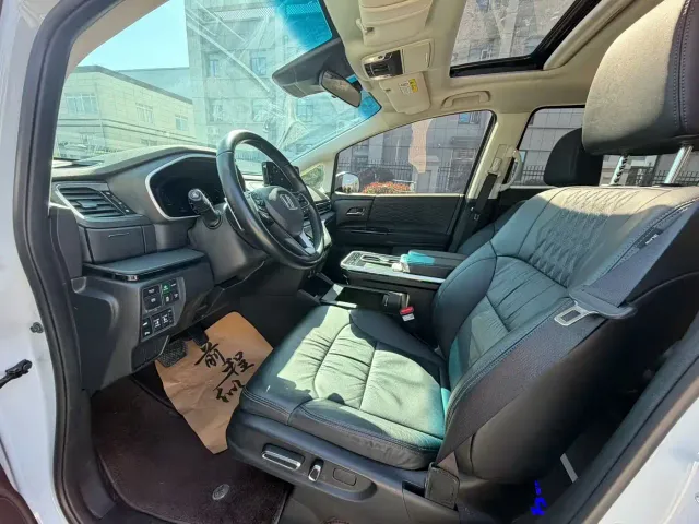 Honda Elysion — Фото автомобиля 7