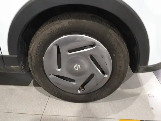Leapmotor T03 — Фото автомобиля 6