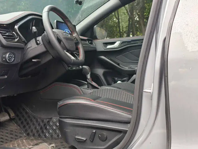 Ford Focus — Фото автомобиля 8