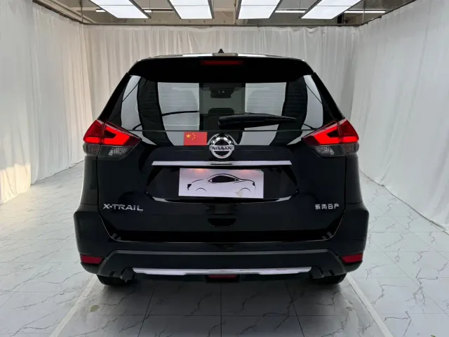 Nissan X-Trail — Фото автомобиля 5