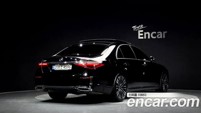 Mercedes-Benz S-Class — Фото автомобиля 2