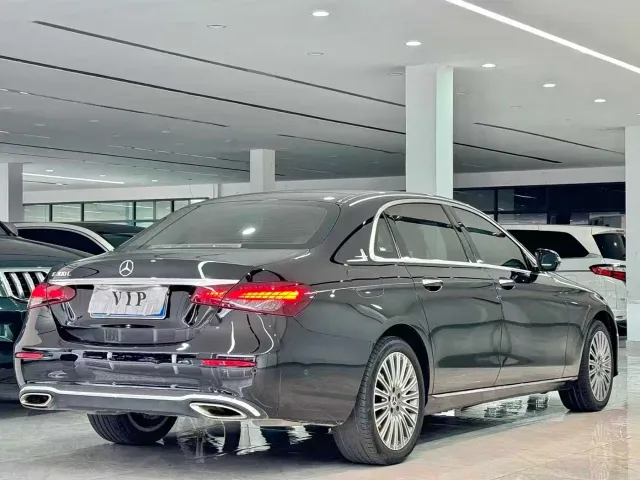 Mercedes-Benz E-Class — Фото автомобиля 7