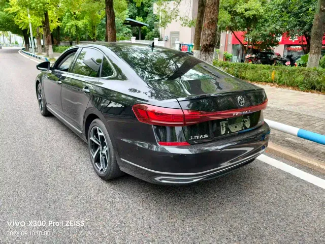 Volkswagen Passat — Фото автомобиля 7