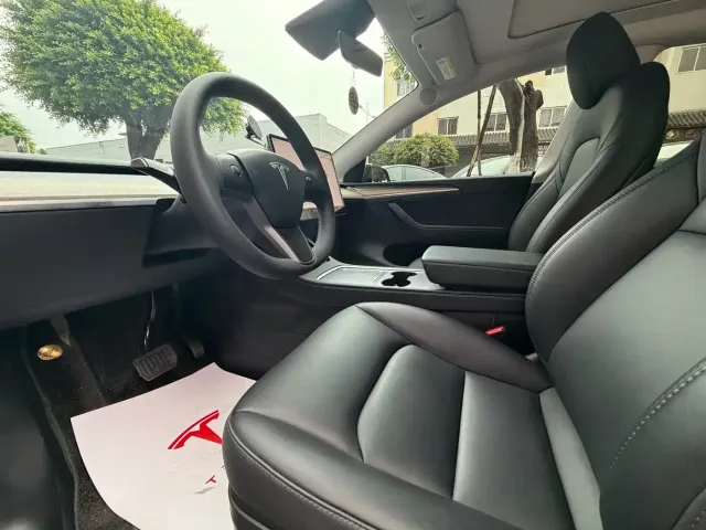 Tesla Model Y 2022 Facelift Long Range All-Wheel Drive Version — Фото автомобиля 8