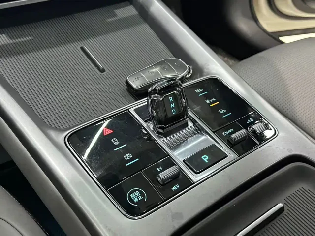 BYD Seal 07 DM-i — Фото автомобиля 15
