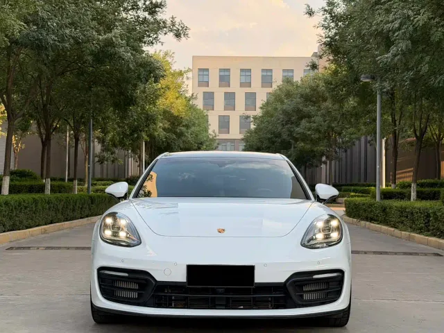 Porsche Panamera — Фото автомобиля 3
