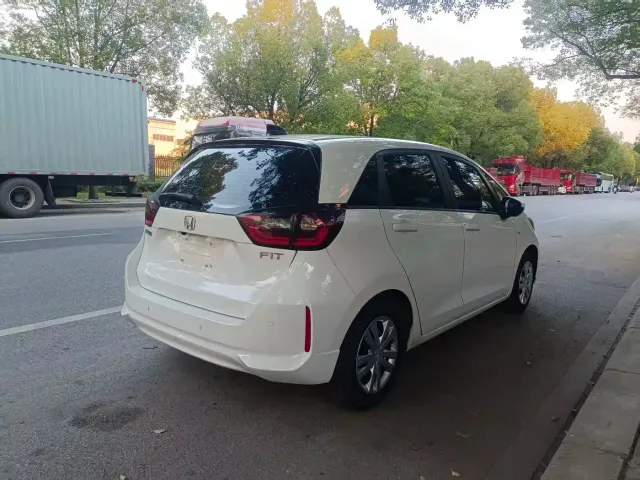 Honda Fit — Фото автомобиля 8