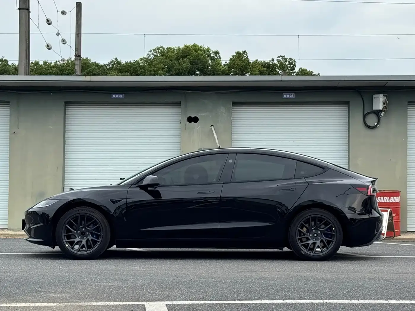 Tesla Model 3 2023 Rear-Wheel Drive — Фото автомобиля 3