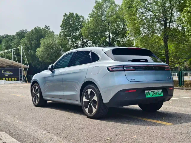 Aito M5 — Фото автомобиля 9