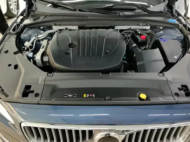 Volvo S90 — Фото автомобиля 10
