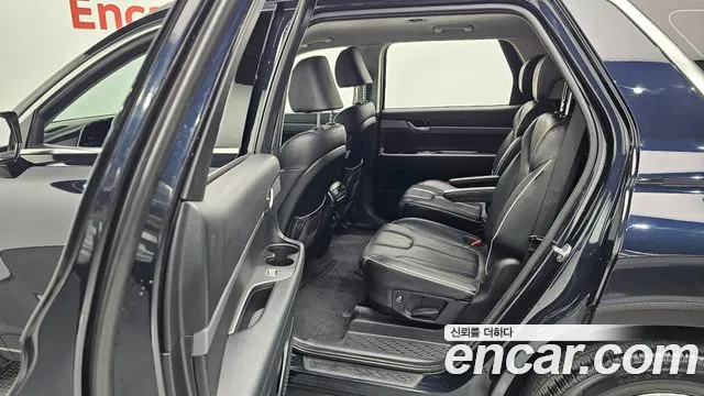 Hyundai Palisade Palisade Дизель 2.2 2WD — Фото автомобиля 12